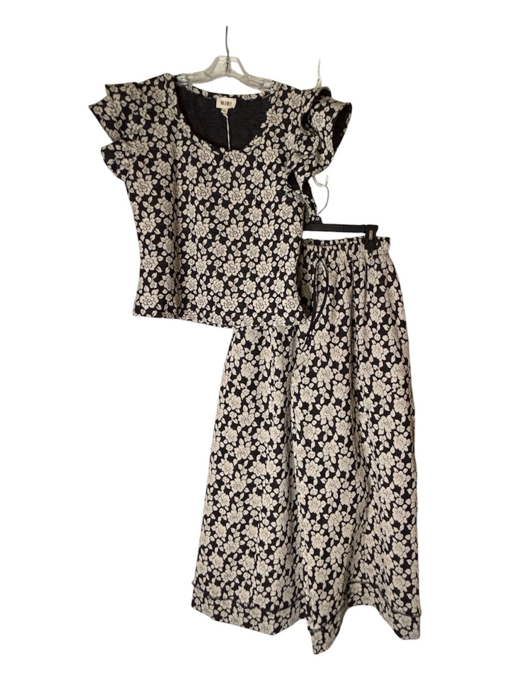 BiBi 2 piece Set Wide Leg M Black and Cream Floral Top and Pants Ruffle sleeve